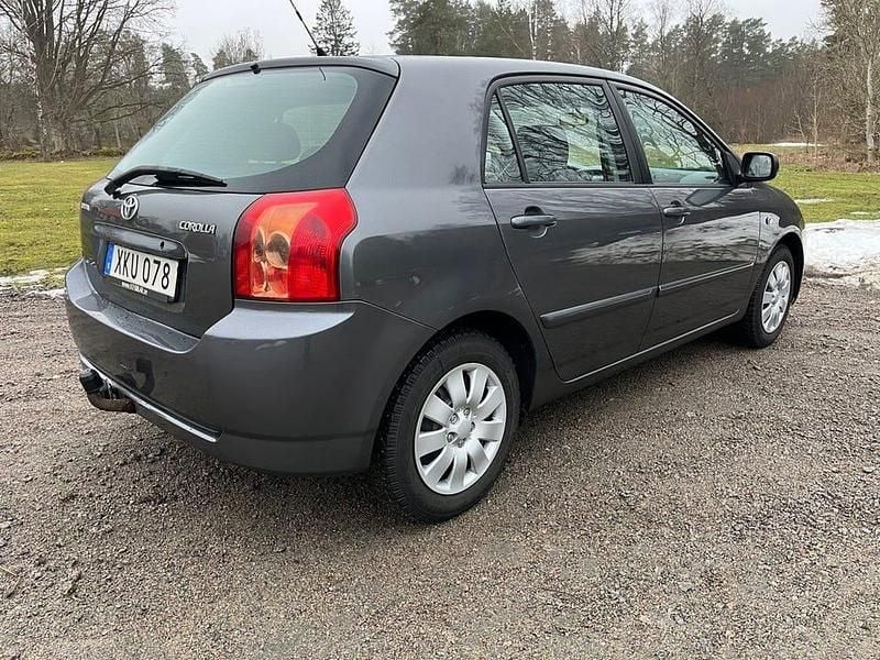 Begagnad Toyota Corolla 110 HK (80 kW) 2006 Grå