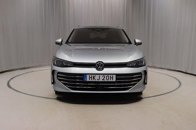 Begagnad VW Passat Business 150 HK (110 kW) 2025 Silver (oyster silver metallic) Kombi
