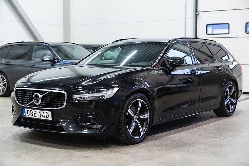 Svart Begagnad 2019 Volvo V90 R-Design Kombi | 269 900 kr (Marknadspris) - Bild 1/4