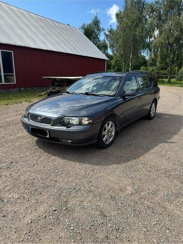 Grå Begagnad 2004 Volvo V70 Business Edition Kombi | 26 000 kr (Marknadspris) - Bild 1/4