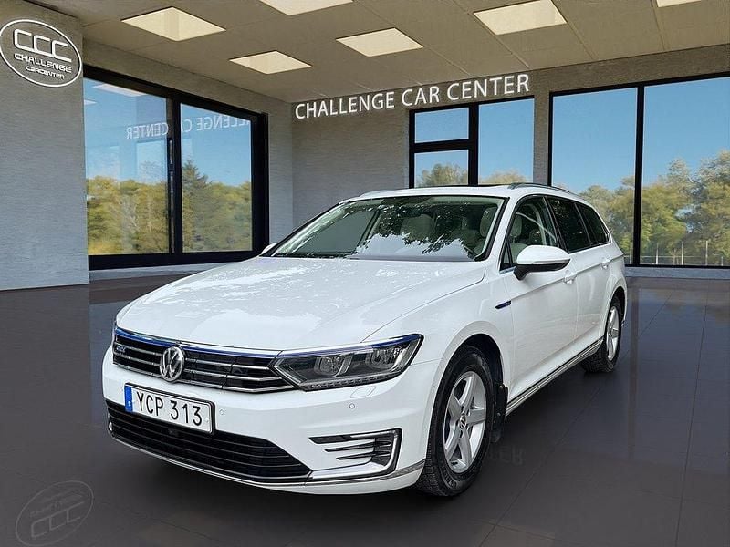 Vit Begagnad 2016 VW Passat GTE Kombi | 189 900 kr (Marknadspris) - Bild 1/4