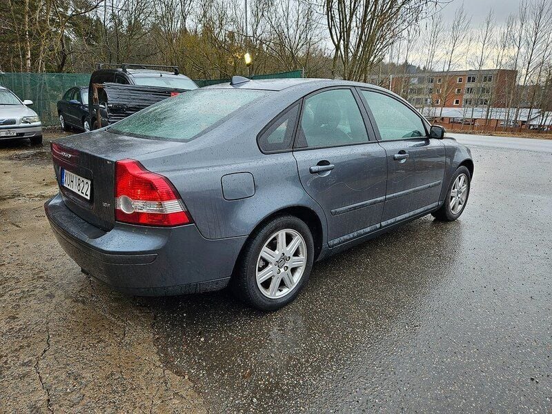 Begagnad Volvo S40 Kinetic 126 HK (92 kW) 2006 Grå Sedan