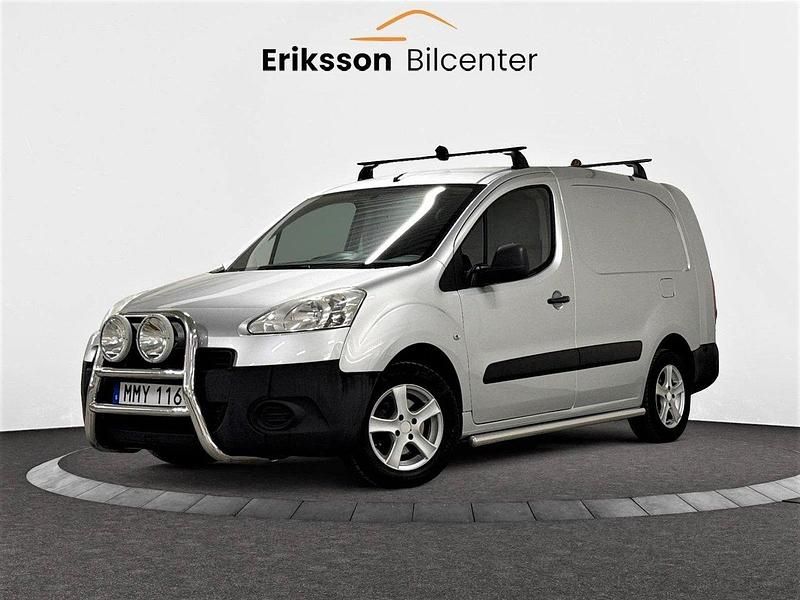 Ljusgrå (grå) Begagnad 2014 Peugeot Partner Minibuss | 49 900 kr (Marknadspris) - Bild 1/4