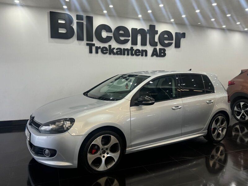 Silver Begagnad 2012 VW Golf VII Halvkombi | 54 990 kr (Marknadspris) - Bild 1/4