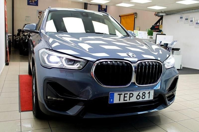 Begagnad BMW X1 Sport Line 220 HK (161 kW) 2021 Grå SUV