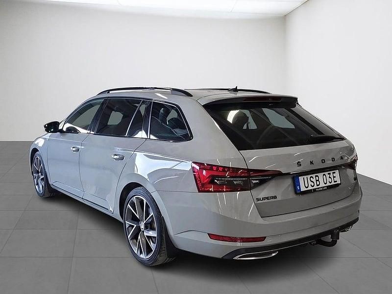 Begagnad Skoda Superb Business Line 221 HK (162 kW) 2021 Grå Kombi