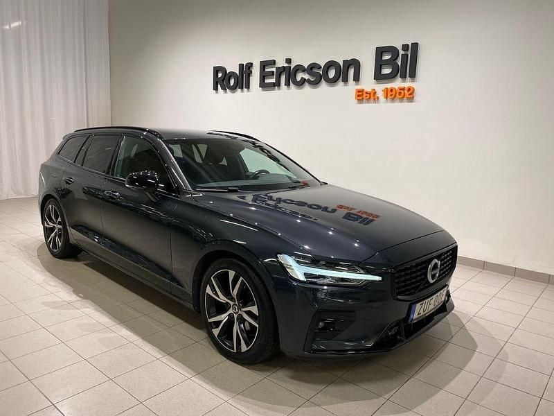 Grå Begagnad 2020 Volvo V60 R-Design Kombi | 349 500 kr (Marknadspris) - Bild 1/4