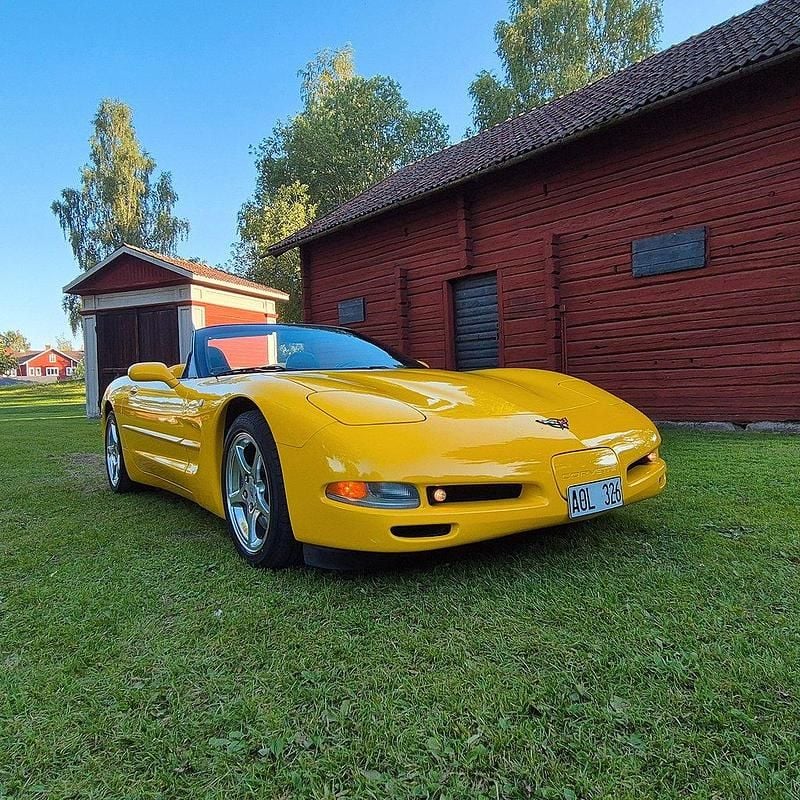 Gul Begagnad 2001 Chevrolet Corvette Cab | 189 000 kr (Marknadspris) - Bild 1/4