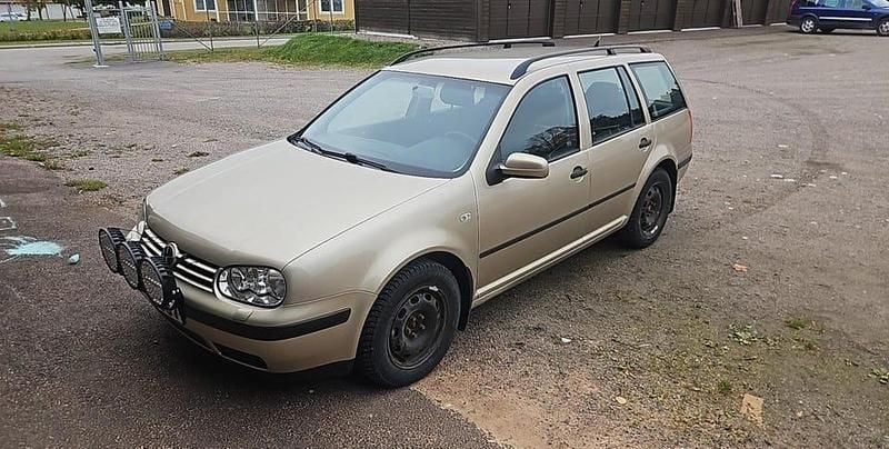 Begagnad 2002 VW Golf IV Kombi | 32 000 kr (Lite dyr) - Bild 1/1