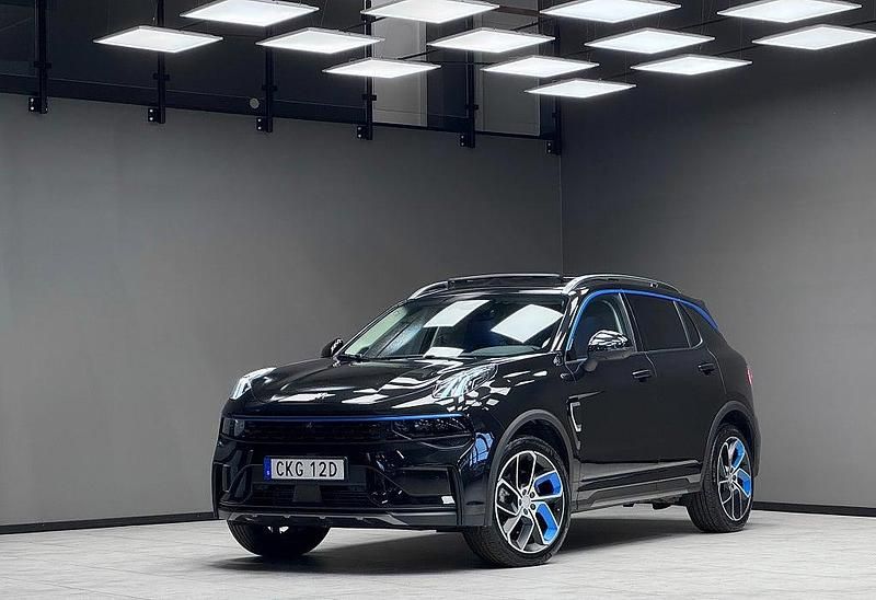 Svart Begagnad 2022 Lynk & Co 01 SUV | 289 900 kr - Bild 1/4