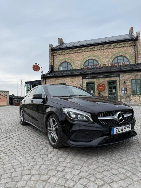 Svart Begagnad 2018 Mercedes CLA220 Shooting Brake AMG Kombi | 180 000 kr (Bra pris) - Bild 1/4