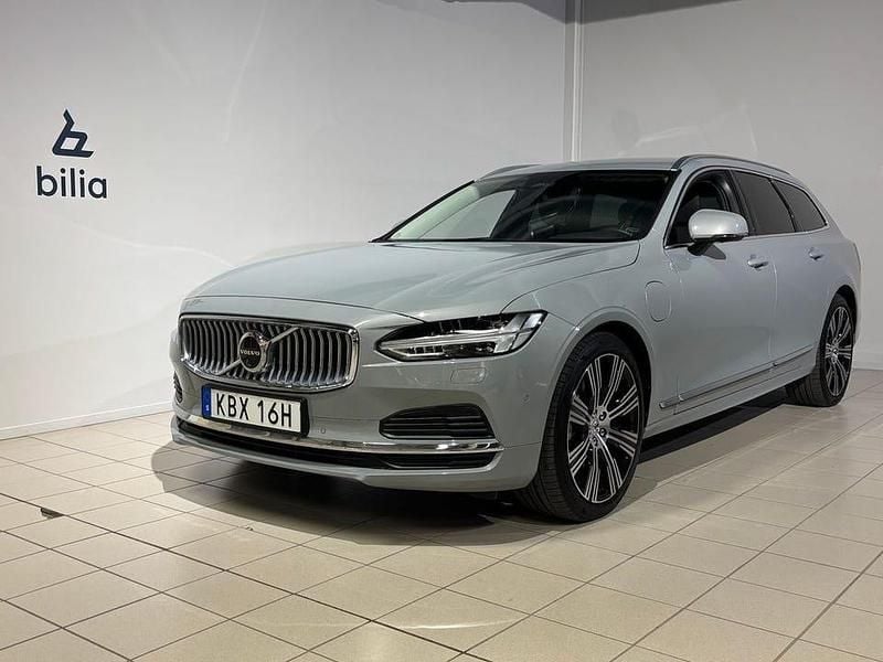 Grå Begagnad 2024 Volvo V90 Core Kombi | 455 900 kr (Lite dyr) - Bild 1/4