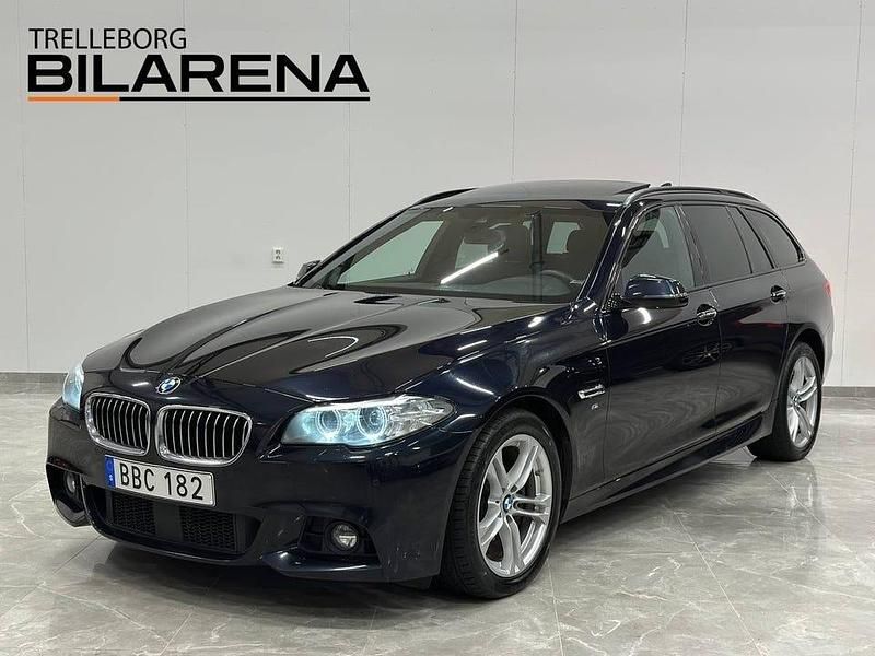 Svart Begagnad 2016 BMW 520 M Sport Kombi | 159 900 kr (Lite dyr) - Bild 1/4