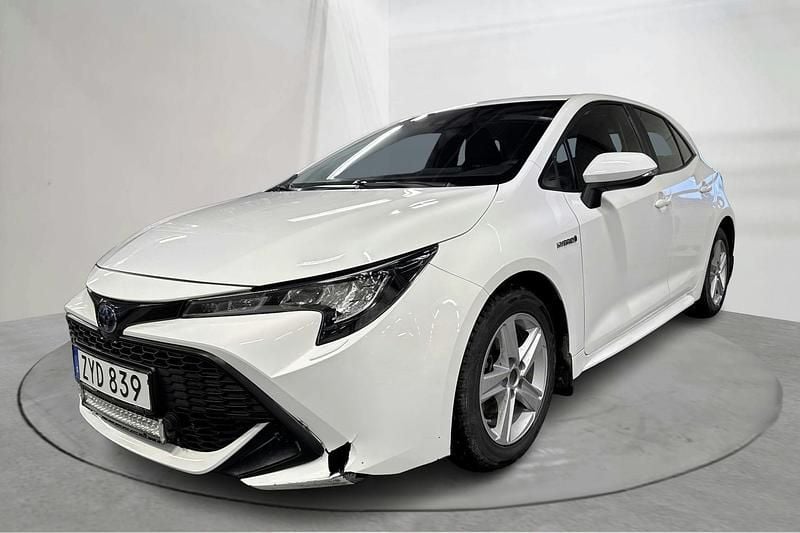 Vit Begagnad 2021 Toyota Corolla Life | 182 000 kr (Bra pris) - Bild 1/4