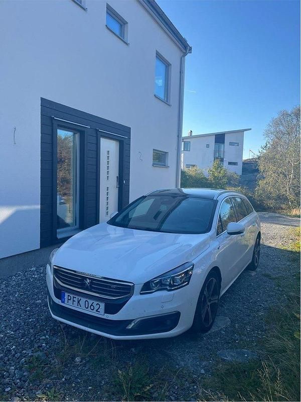 Vit Begagnad 2017 Peugeot 508 Kombi | 69 000 kr - Bild 1/4
