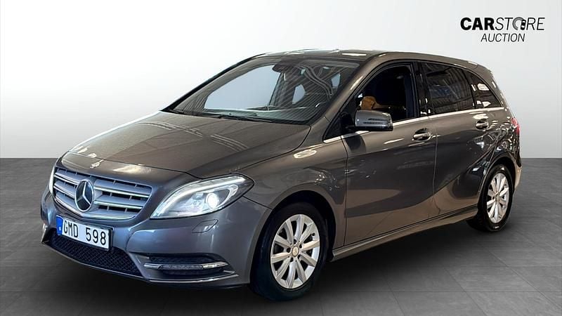 Mörkgrå (grey) Begagnad 2013 Mercedes B180 Business Minibuss | 119 900 kr (Bra pris) - Bild 1/4