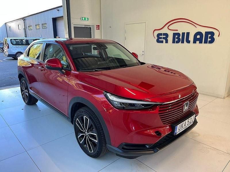 Röd Begagnad 2023 Honda HR-V Elegance SUV | 299 900 kr (Marknadspris) - Bild 1/4