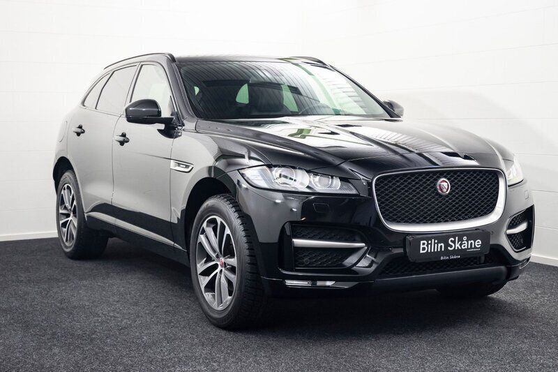 Svart Begagnad 2018 Jaguar F-Pace R-Sport SUV | 289 900 kr (Marknadspris) - Bild 1/4
