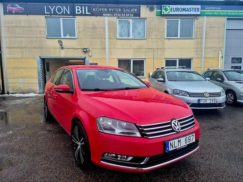 Röd Begagnad 2012 VW Passat GT Sedan | 89 900 kr (Marknadspris) - Bild 1/4