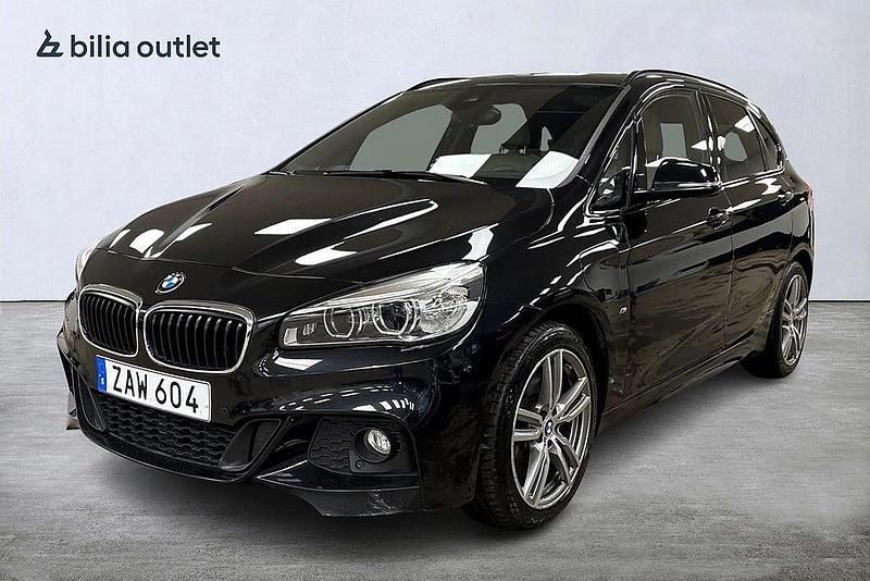 Svart Begagnad 2017 BMW 225 Active Tourer M Sport Minibuss | 179 900 kr (Lite dyr) - Bild 1/4