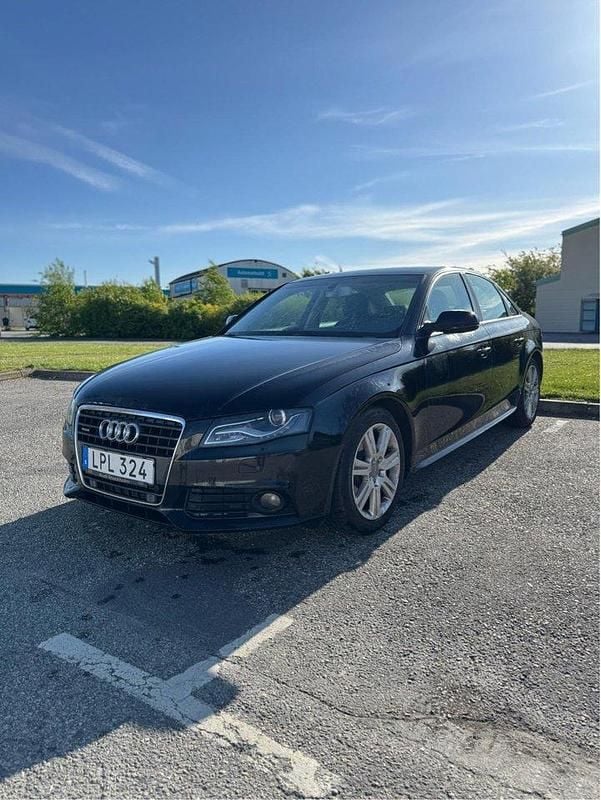 Svart Begagnad 2011 Audi A4 Sedan | 69 995 kr (Bra pris) - Bild 1/4