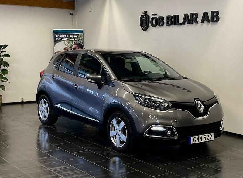 Grå Begagnad 2015 Renault Captur SUV | 99 900 kr (Marknadspris) - Bild 1/4