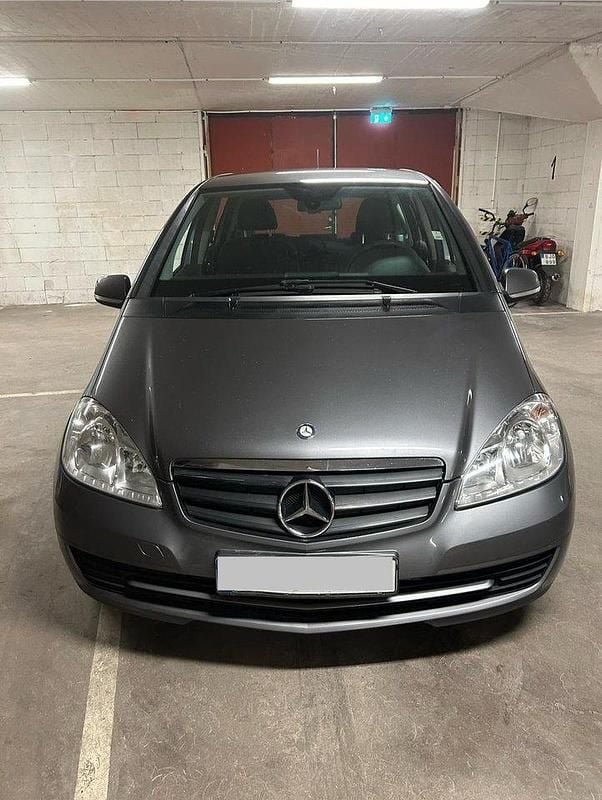 Grå Begagnad 2012 Mercedes A160 Classic Halvkombi | 30 000 kr - Bild 1/4