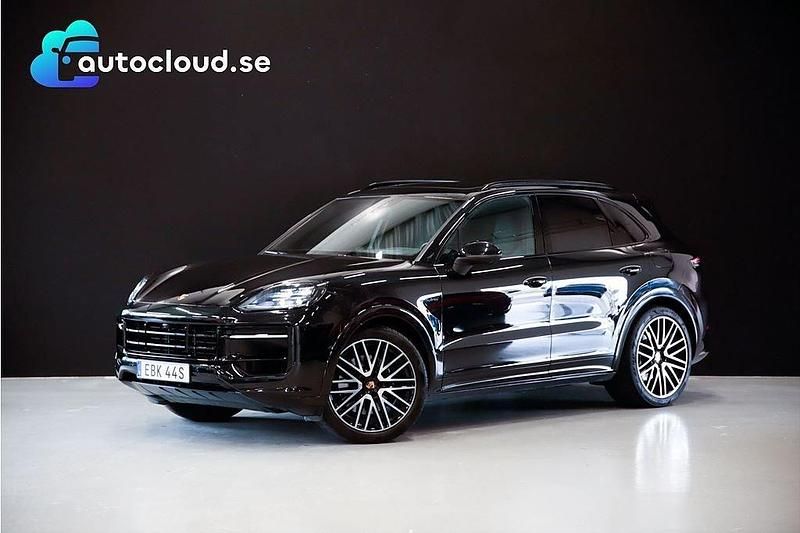 Svart Begagnad 2024 Porsche Cayenne SUV | 1 250 000 kr - Bild 1/4