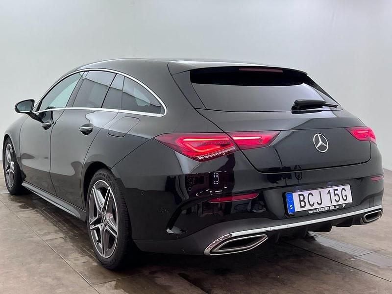 Begagnad Mercedes CLA200 Shooting Brake AMG 150 HK (110 kW) 2021 Cosmos black metallic Kombi