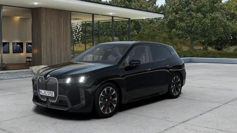 Svart Ny 2025 BMW iX Efficient Dynamics SUV | 1 140 300 kr - Bild 1/4