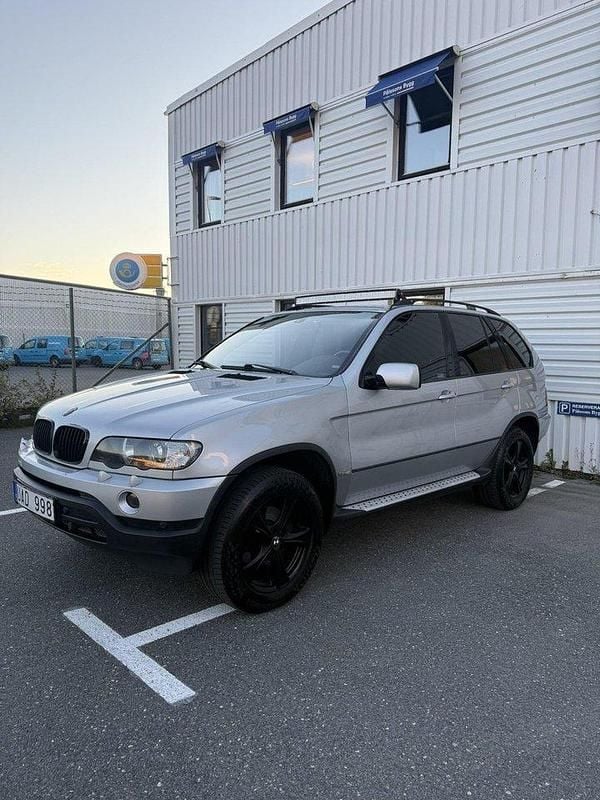 Grå Begagnad 2003 BMW X5 Sport Line SUV | 49 900 kr - Bild 1/4