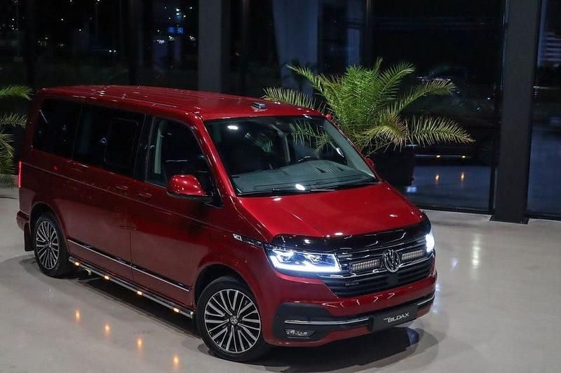 Röd Begagnad 2020 VW Multivan Highline Van | 578 000 kr - Bild 1/4