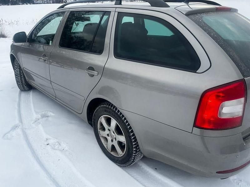 Begagnad 2012 Skoda Octavia Kombi | 69 000 kr (Bra pris) - Bild 1/4
