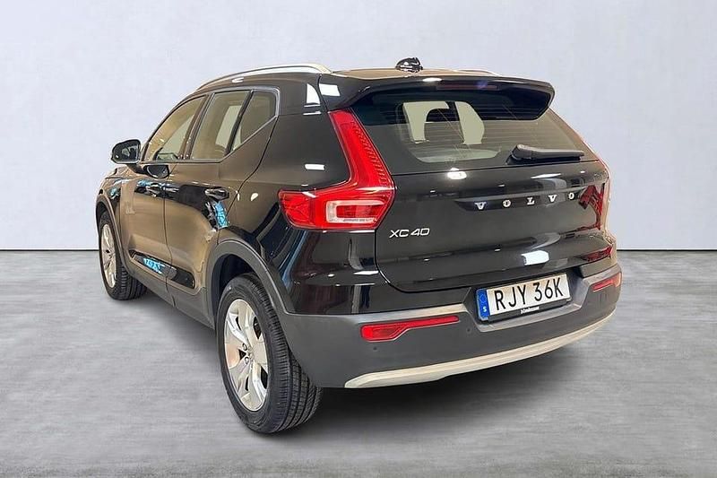 Begagnad Volvo XC40 Momentum 151 HK (111 kW) 2019 Svart SUV