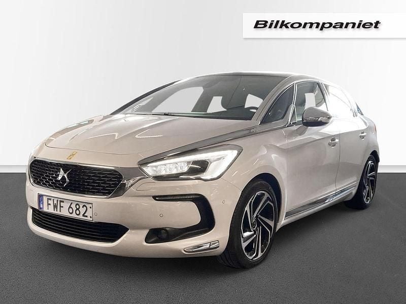 Vit Begagnad 2015 DS Automobiles DS5 Halvkombi | 145 000 kr - Bild 1/4
