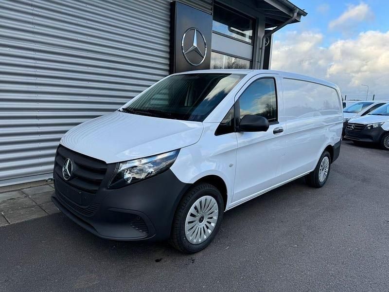 Vit (arktisk vit) Ny 2025 Mercedes Vito Minibuss | 562 375 kr (Bra pris) - Bild 1/4