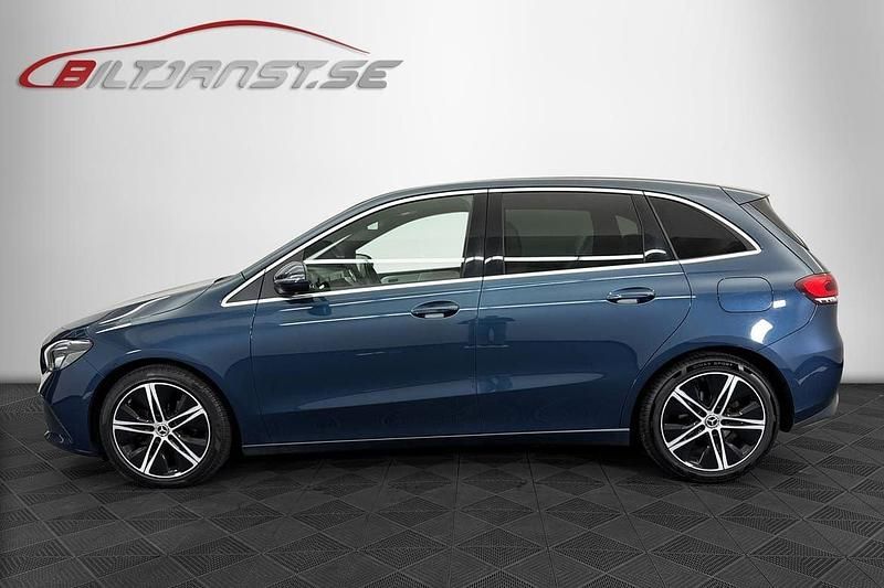Begagnad Mercedes B180 138 HK (101 kW) 2019 Blå Minibuss