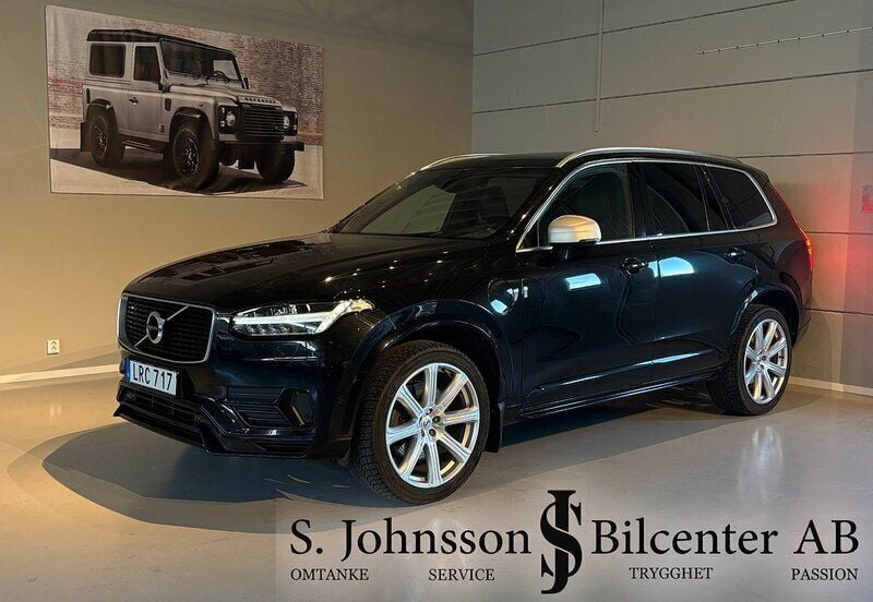 Svart Begagnad 2017 Volvo XC90 R-Design SUV | 459 900 kr (Marknadspris) - Bild 1/4