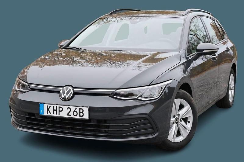 Grå Begagnad 2023 VW Golf VIII Kombi | 237 000 kr (Marknadspris) - Bild 1/4