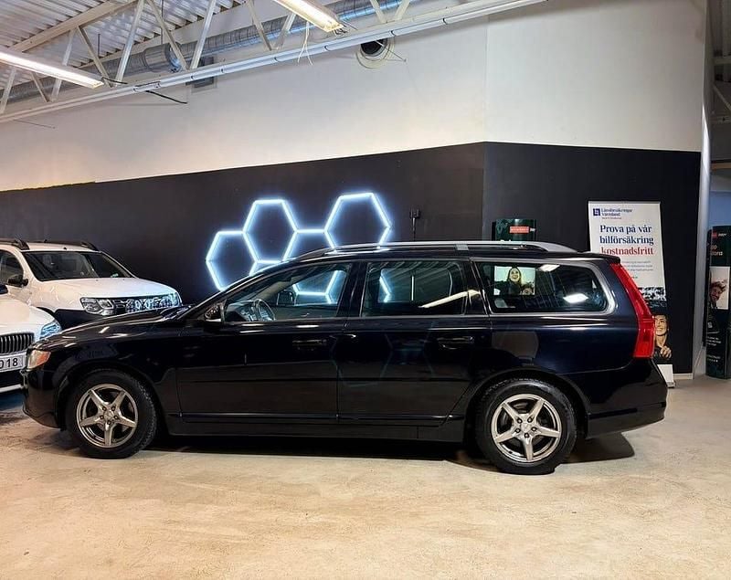Begagnad Volvo V70 Kinetic 163 HK (119 kW) 2013 Svart Kombi