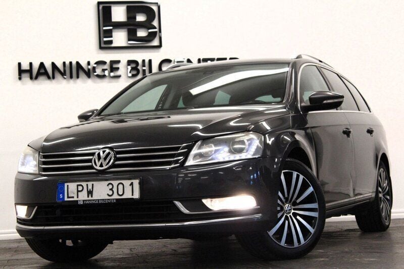 Mörkgrå (grå) Begagnad 2011 VW Passat Kombi | 99 900 kr (Marknadspris) - Bild 1/4