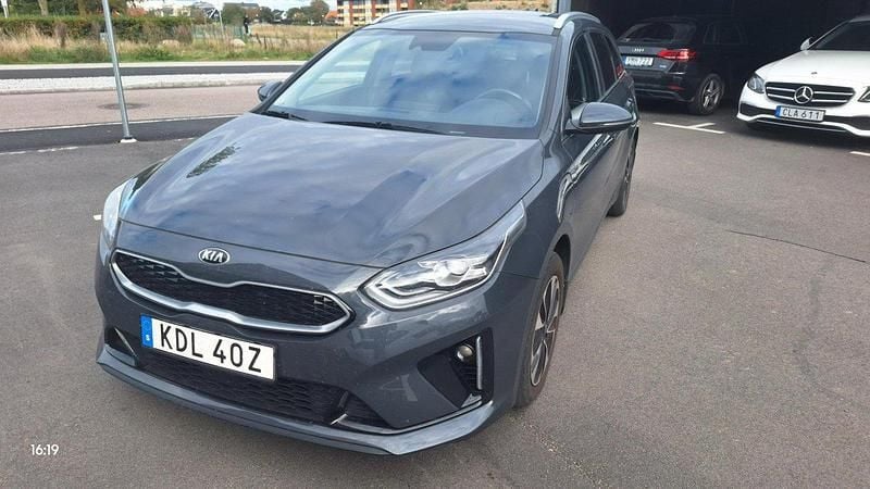 Grå Begagnad 2021 Kia Ceed Sportswagon Kombi | 195 000 kr (Superpris) - Bild 1/4