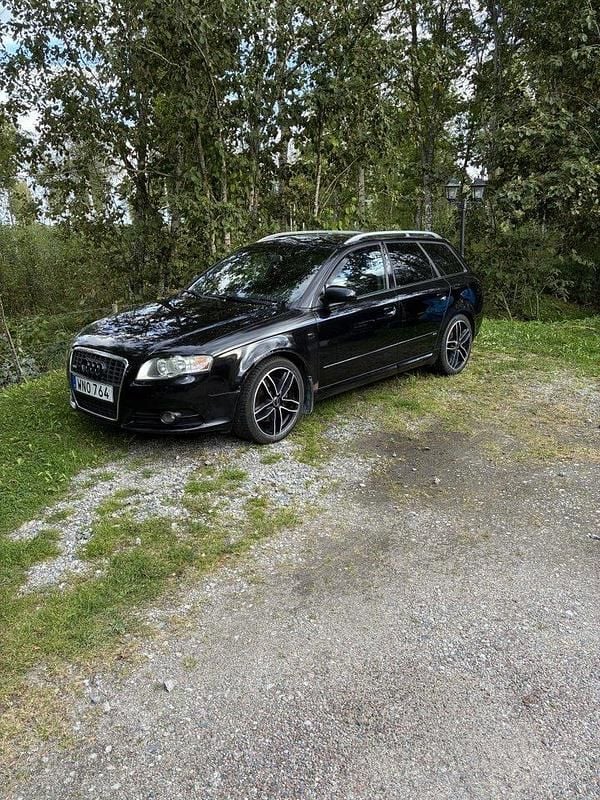 Svart Begagnad 2005 Audi A4 Comfort Kombi | 18 000 kr (Superpris) - Bild 1/4