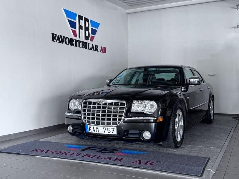 Svart Begagnad 2008 Chrysler 300C Sedan | 85 000 kr (Lite dyr) - Bild 1/4