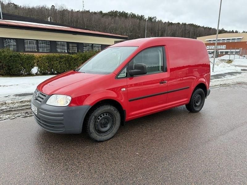 Begagnad VW Caddy 109 HK (80 kW) 2010 Röd Minibuss