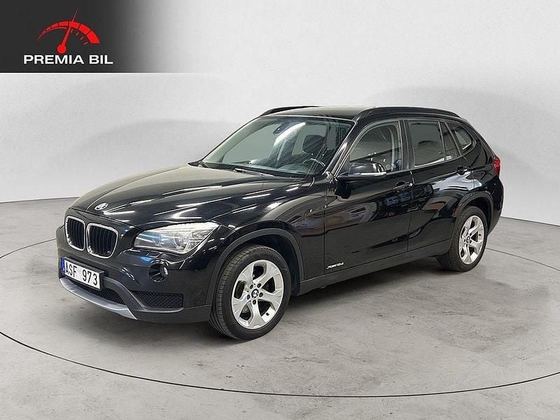 Svart Begagnad 2013 BMW X1 SUV | 79 800 kr (Bra pris) - Bild 1/4