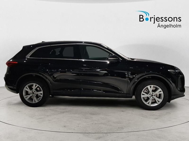 Ny Audi Q5 Design 299 HK (219 kW) 2025 Svart SUV