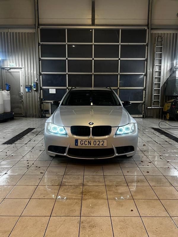 Begagnad 2008 BMW 325 Kombi | 75 000 kr (Marknadspris) - Bild 1/4