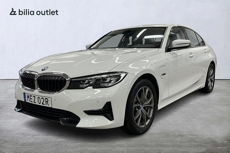 Begagnad BMW 330 Sport Line 292 HK (214 kW) 2022 Vit Sedan