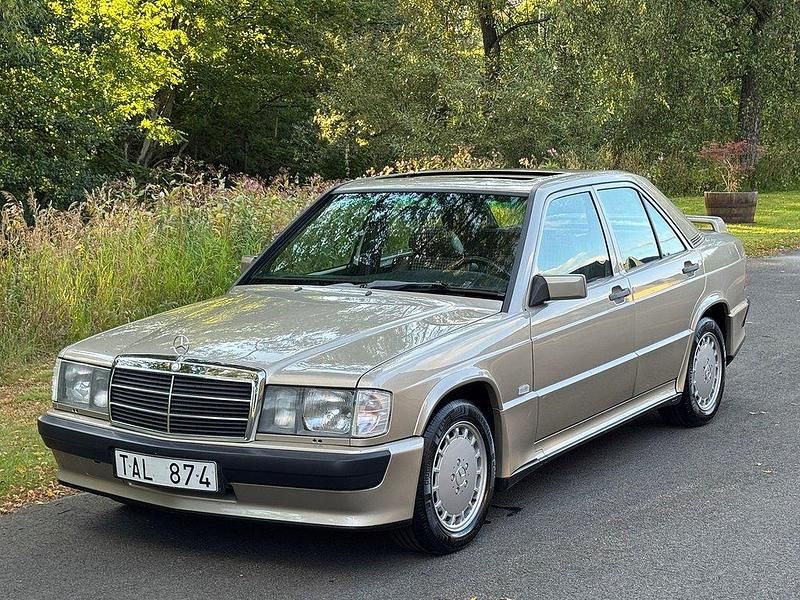Ljusbrun Begagnad 1986 Mercedes 190 Sedan | 329 000 kr - Bild 1/4